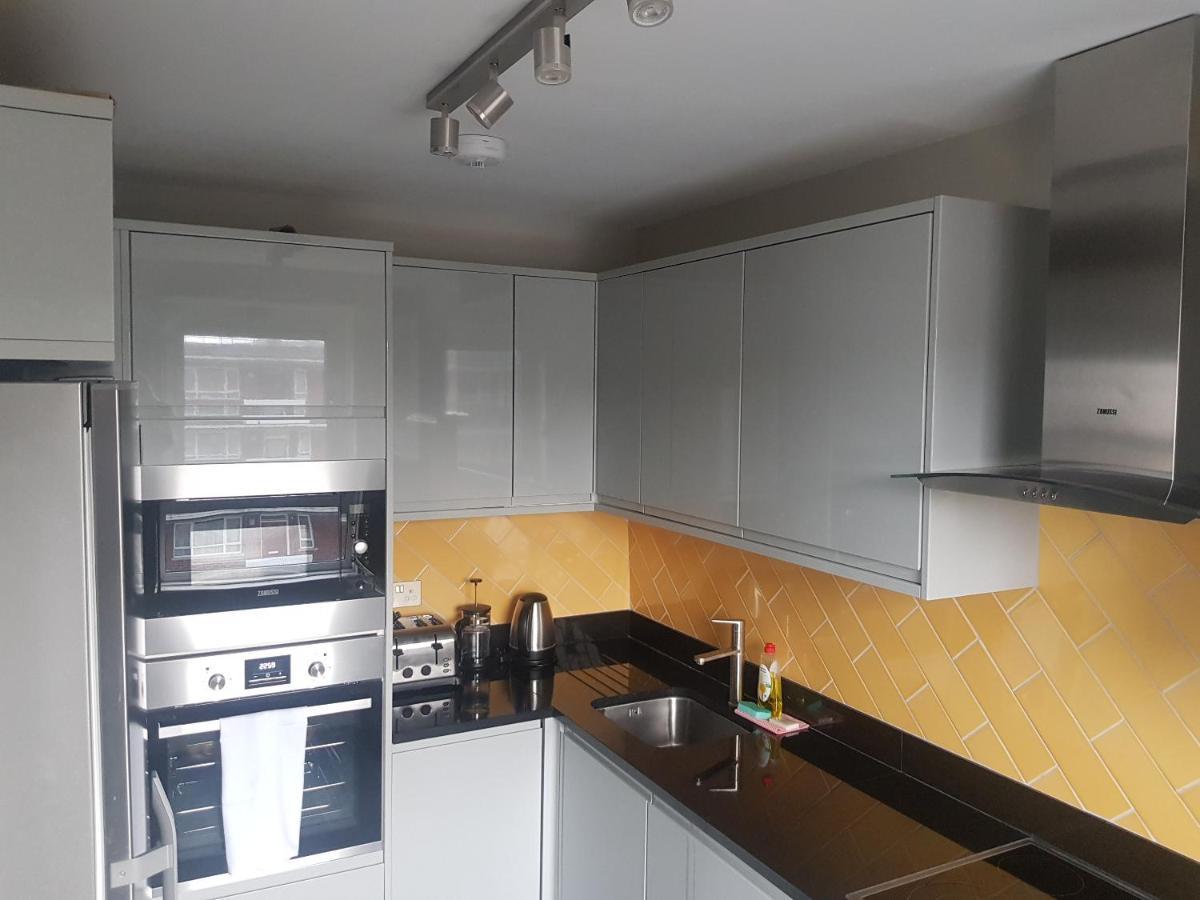 Beautiful 3-Bedroom Flat With Stunning Views London Exterior photo