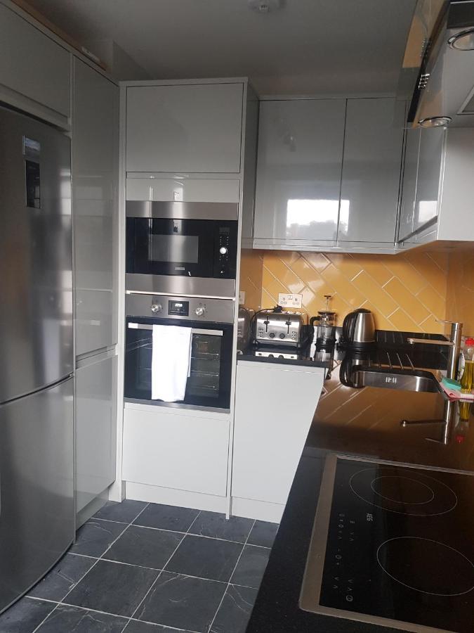 Beautiful 3-Bedroom Flat With Stunning Views London Exterior photo