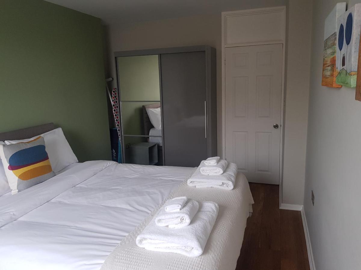 Beautiful 3-Bedroom Flat With Stunning Views London Exterior photo
